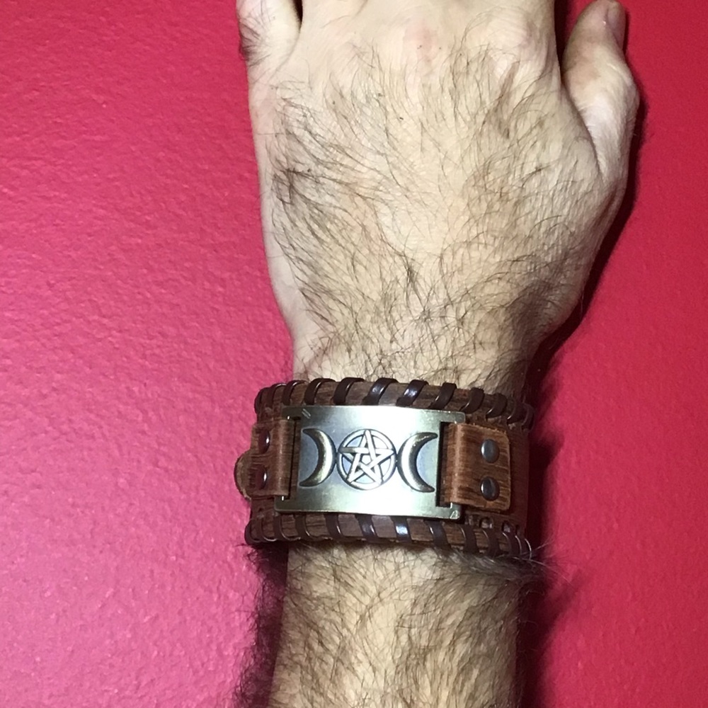 Triple moon goddess pentagram leather bracelet - Picture 4 of 4